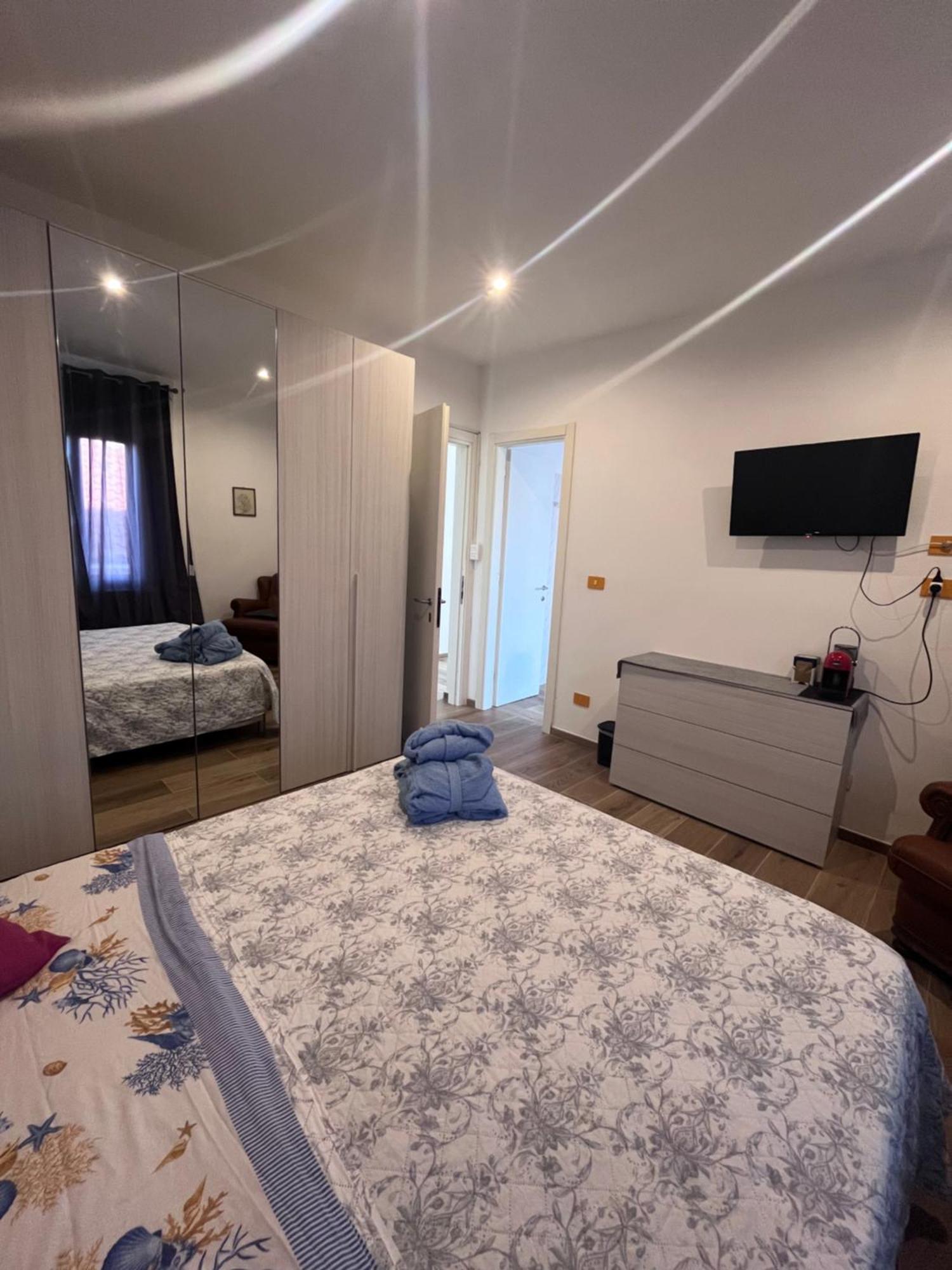 La Casa Del Giglio Hotel Albenga Ngoại thất bức ảnh